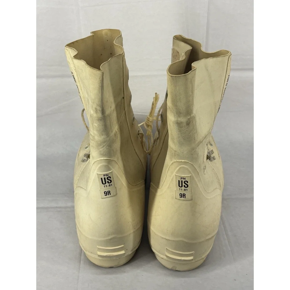 US Military DLA 100-82-C-4041 Mens Off White Snow Boots Cold Weather 9R Mickey